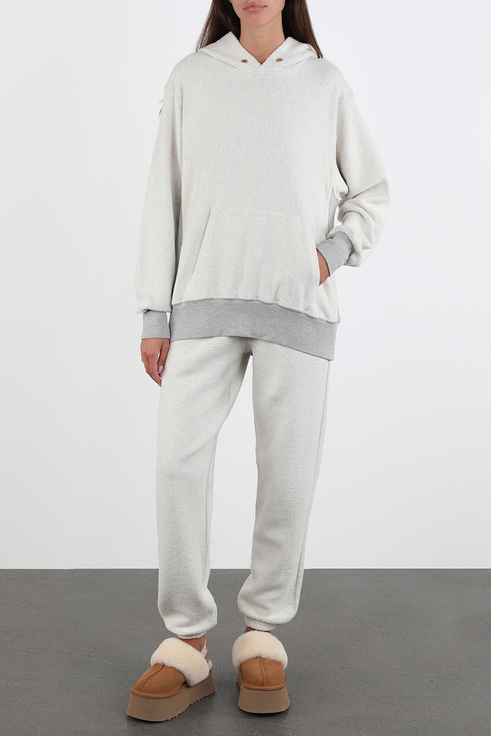 סווטשירט קפוצ'ון בגוון אפור